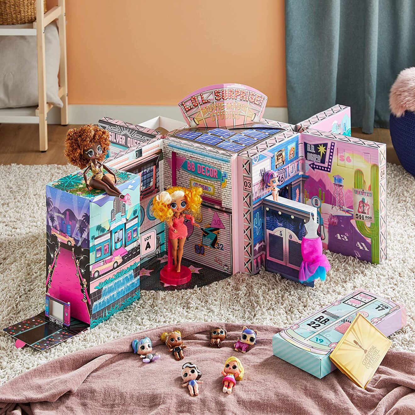 L.O.L. Surprise! Omg Movie Magic Studios With 70+ Surprises, 12 Dolls ...
